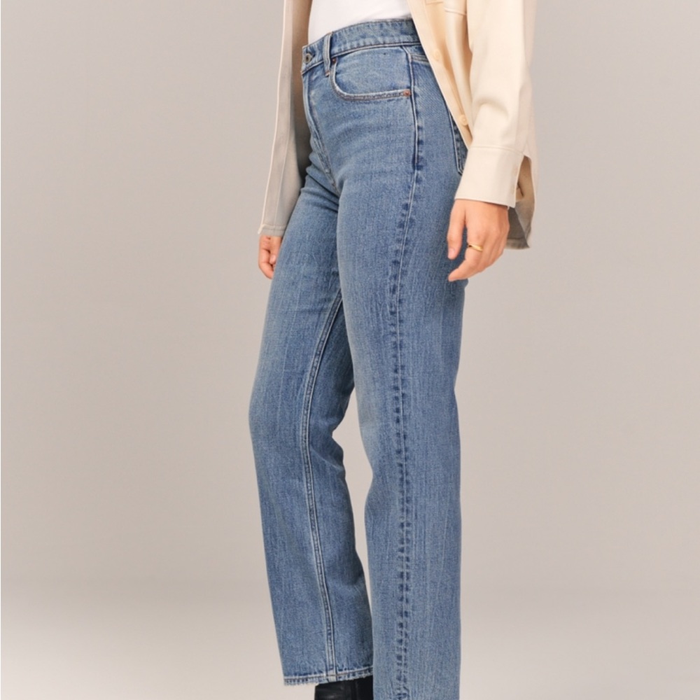 Abercrombie Ultra High Rise Ankle Straight